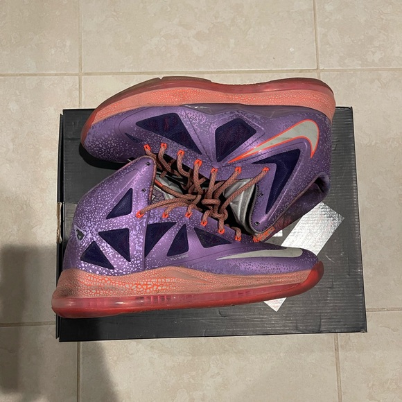 Athletic_Shoes
